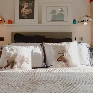 Apartment Beautiful For 6 Near Olympic Park And Abba Theatre, London