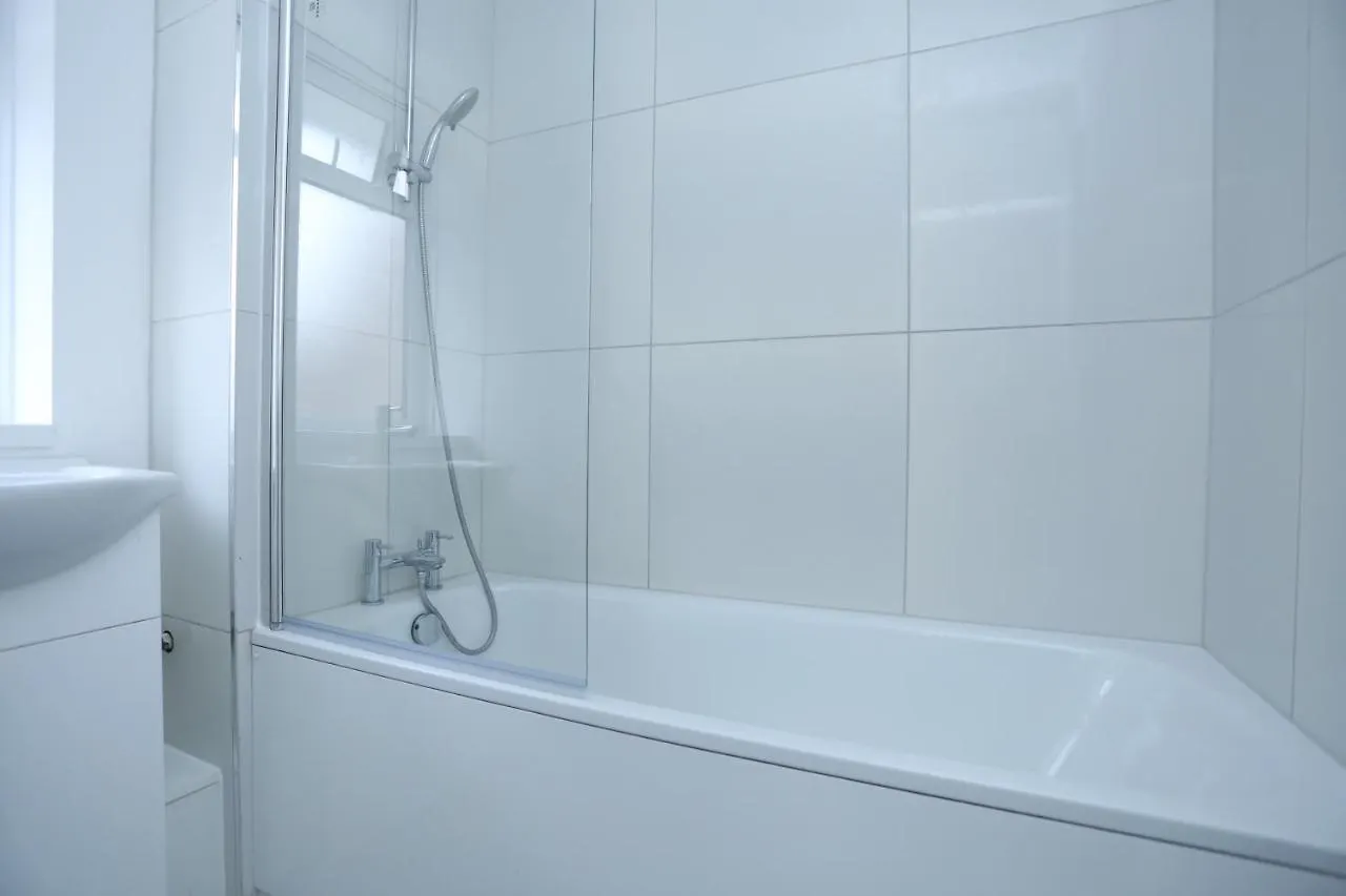 Apartment Abbeywood Station House London