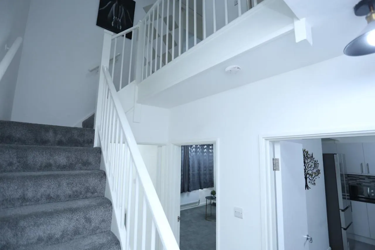 Abbeywood Station House London Apartment