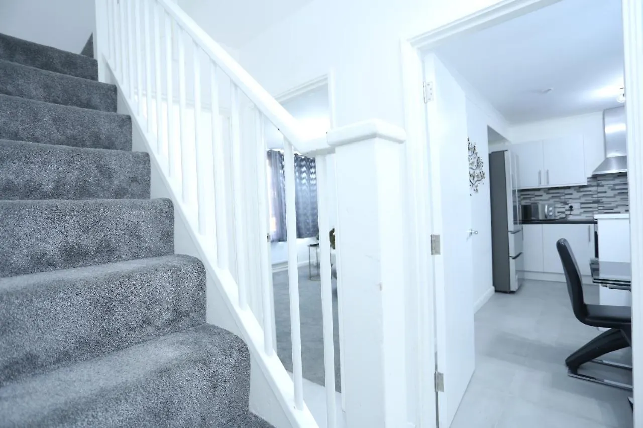 Abbeywood Station House London Apartment