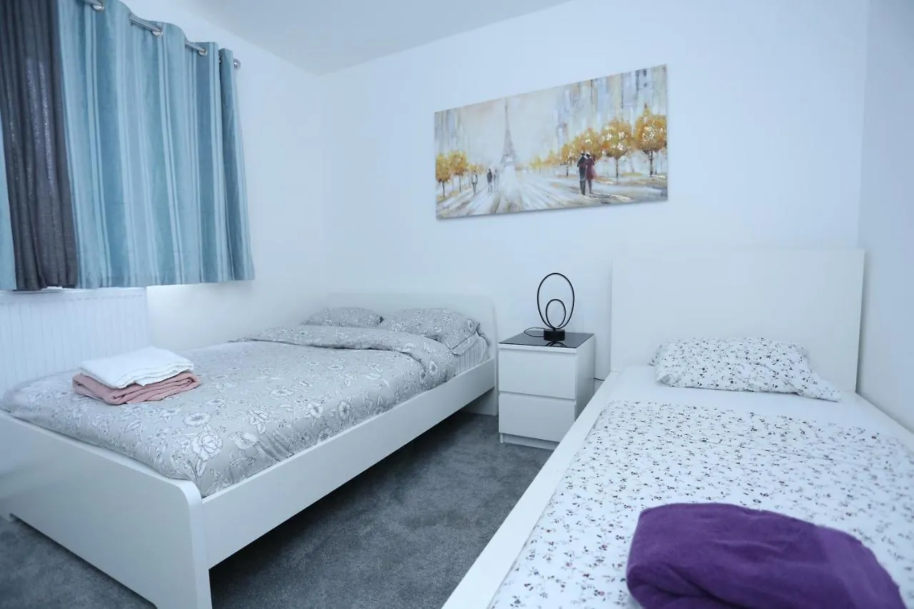 Apartment Abbeywood Station House London United Kingdom