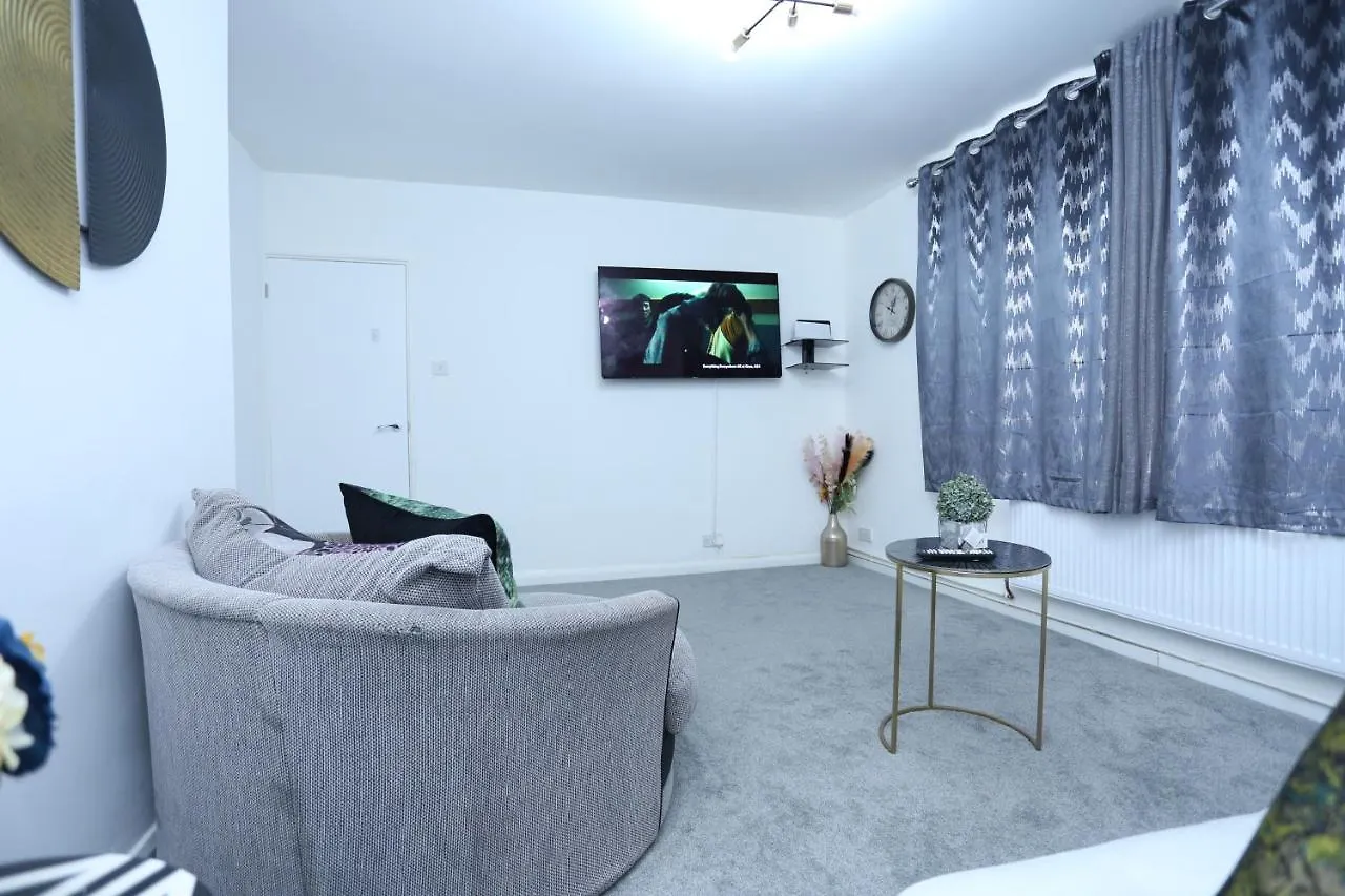 Apartment Abbeywood Station House London
