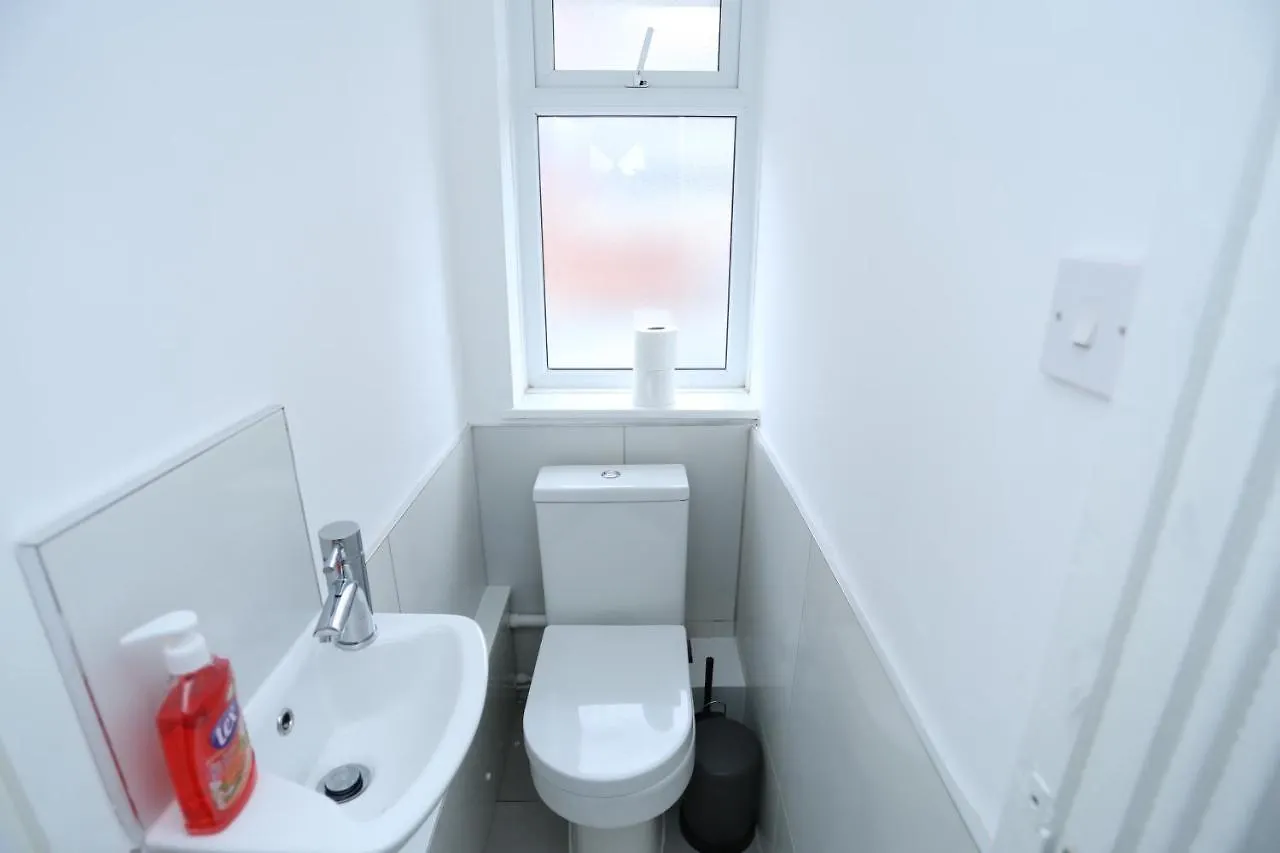 Abbeywood Station House London Apartment